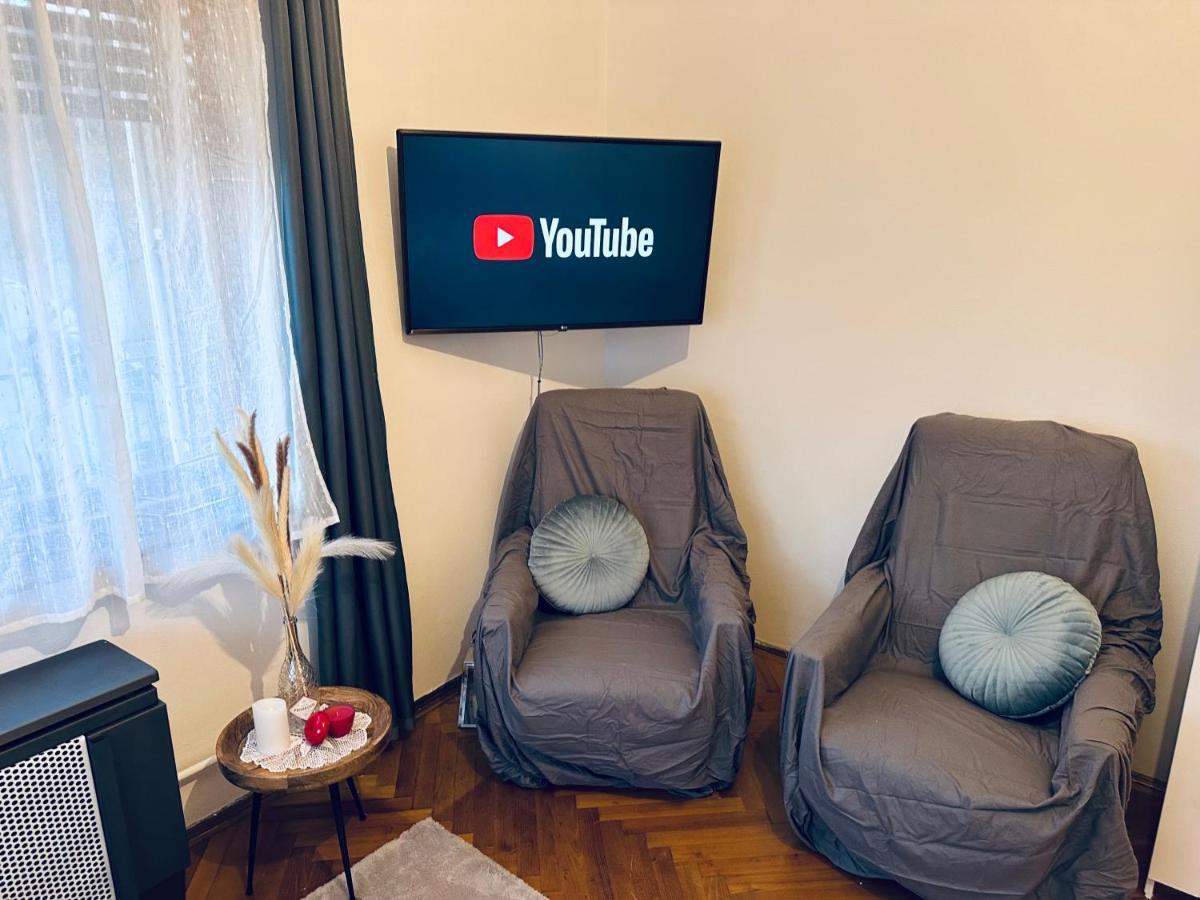 Rose Apartment *